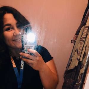 Meet your Posher, Laney